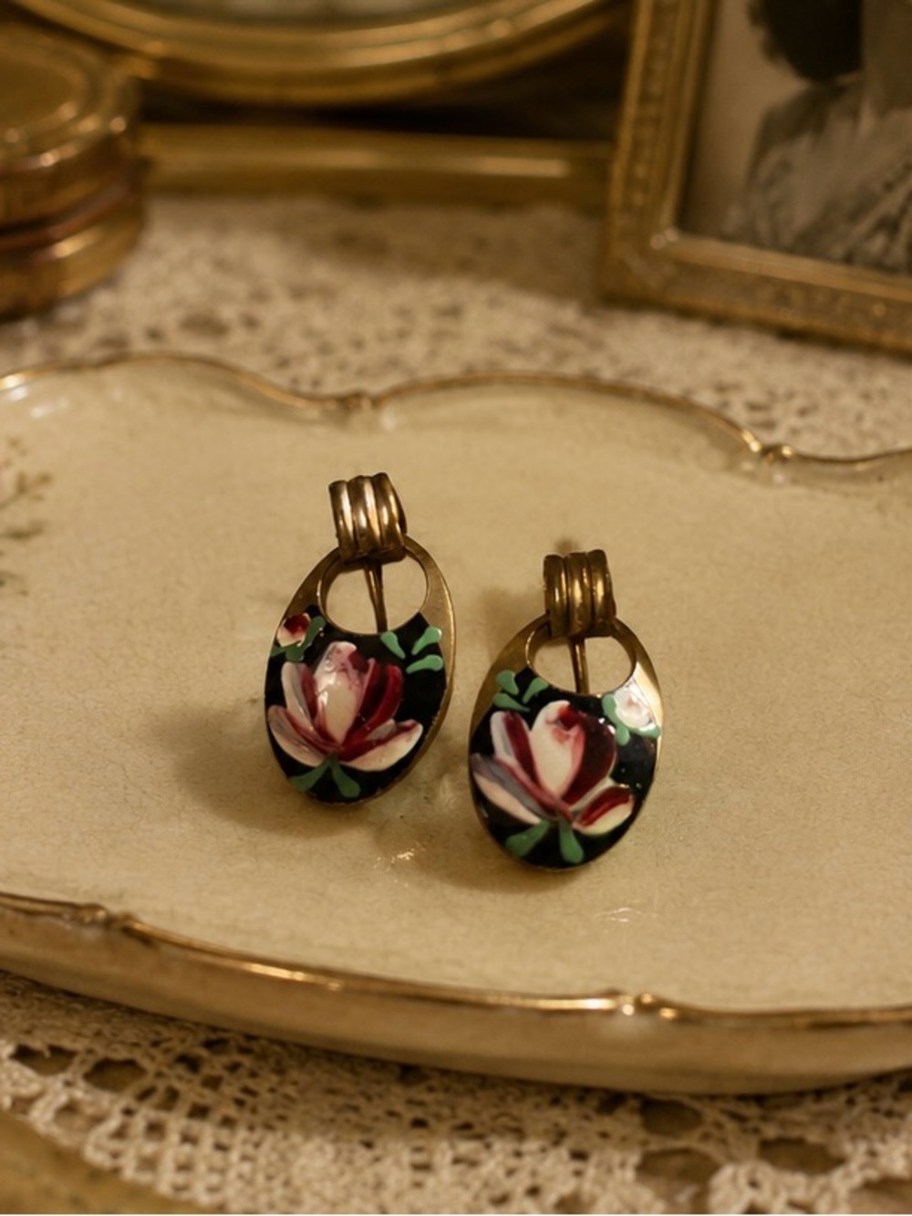 Vintage Hand Painted Flower Screw Back Earrings